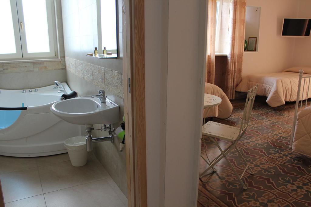 La Casa Bianca Hotel Monopoli Eksteriør billede